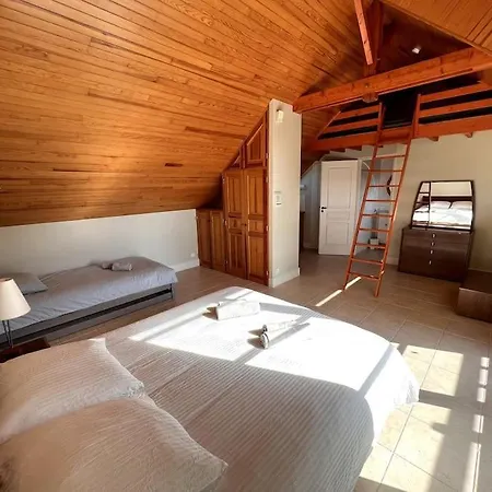 Ferienhaus En Bord De 6 Personnes, A Cote Du Chateau Des Tourelles, Piscine D'eau De Pornichet