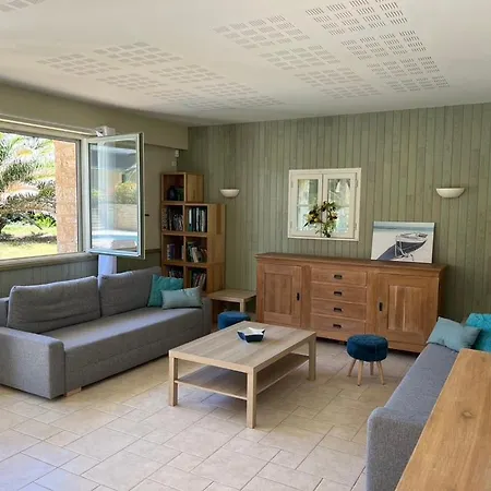Ferienhaus En Bord De 6 Personnes, A Cote Du Chateau Des Tourelles, Piscine D'eau De