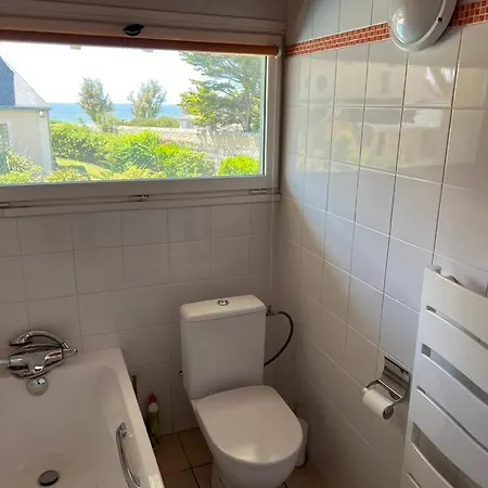 En Bord De 6 Personnes, A Cote Du Chateau Des Tourelles, Piscine D'eau De Ferienhaus Pornichet