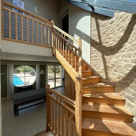 Ferienhaus En Bord De 6 Personnes, A Cote Du Chateau Des Tourelles, Piscine D'eau De