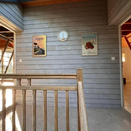 En Bord De 6 Personnes, A Cote Du Chateau Des Tourelles, Piscine D'eau De Holiday home
